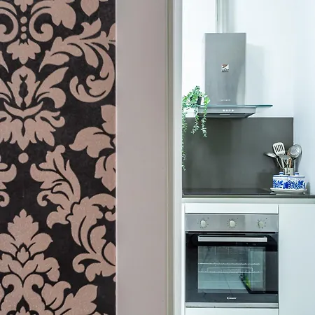 Апартаменты Iflat Cozy And Elegant Near Spanish Steps Рим